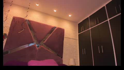 Snapshot of sol_angel_7 chatting on 06-20-26, 04:10 SOL ANGEL online show from 06-20-26, 04:10
