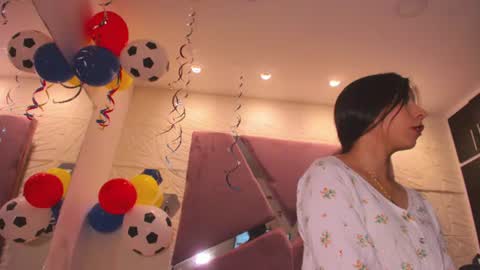 Snapshot of sol_angel_7 chatting on 06-23-26, 04:05 SOL ANGEL online show from 06-23-26, 04:05