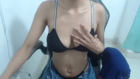 Snapshot of sol_lucia chatting on 11-10-25, 12:04 Sol lucia online show from 11-10-25, 12:04