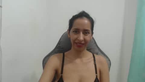 Snapshot of sol_lucia chatting on 12-18-25, 12:00 Sol lucia online show from 12-18-25, 12:00