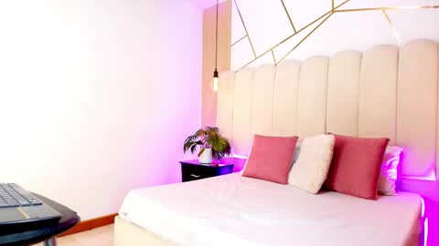 Snapshot of sol_midelton chatting on 03-09-26, 04:00 sol_midelton online show from 03-09-26, 04:00