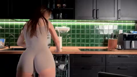 Bella online show from 01-14-26, 04:07