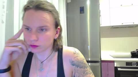 Snapshot of solazas chatting on 12-04-25, 04:16 Sola online show from 12-04-25, 04:16