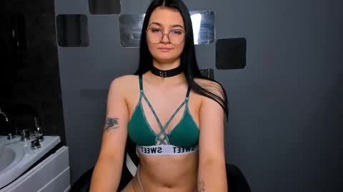 Sonya online show from 09-13-25, 01:49