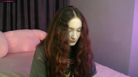 Snapshot of solitudebby chatting on 05-30-26, 05:43 Becky online show from 05-30-26, 05:43