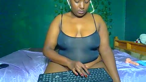 Snapshot of sollybunny chatting on 05-17-26, 01:25 Solly bunny online show from 05-17-26, 01:25