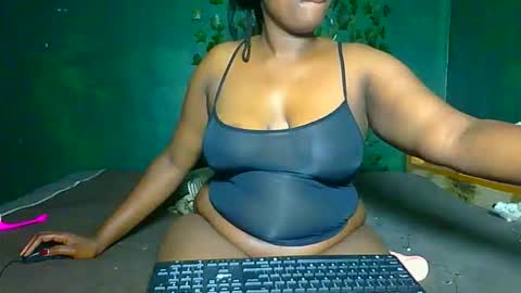 Snapshot of sollybunny chatting on 05-31-26, 02:20 Solly bunny online show from 05-31-26, 02:20