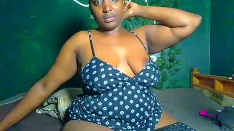 Snapshot of sollybunny chatting on 06-12-26, 02:21 Solly bunny online show from 06-12-26, 02:21