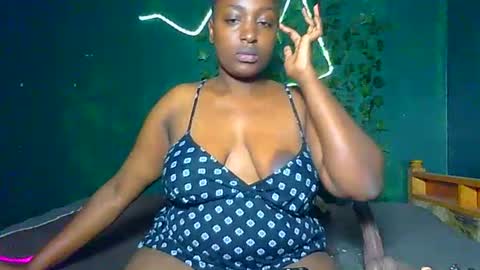 Snapshot of sollybunny chatting on 06-18-26, 02:01 Solly bunny online show from 06-18-26, 02:01