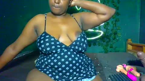Snapshot of sollybunny chatting on 06-27-26, 02:49 Solly bunny online show from 06-27-26, 02:49