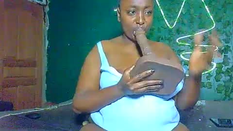 Snapshot of sollybunny chatting on 07-30-26, 03:27 Solly bunny online show from 07-30-26, 03:27