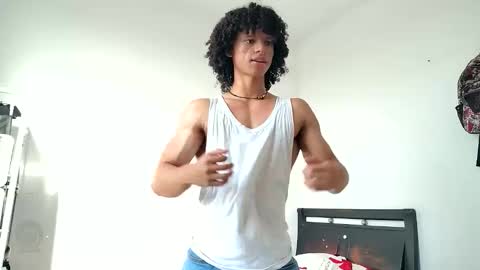 Hi Im Weller Check my Bio  online show from 05-06-26, 09:31
