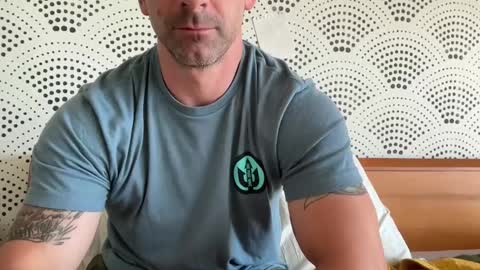 Snapshot of some_guy00 chatting on 09-29-25, 08:35 Some guy00 online show from 09-29-25, 08:35