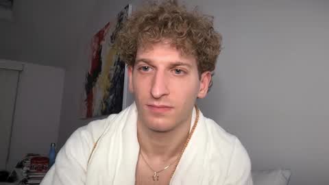 Snapshot of somechillbro chatting on 02-13-25, 04:32 Evan online show from 02-13-25, 04:32