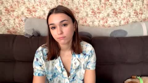 Snapshot of somerfrieler chatting on 10-24-25, 10:11 Hello My name is Jane im new model here and little but shy but curious. online show from 10-24-25, 10:11