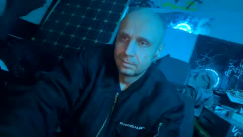 Snapshot of son_e_blacc chatting on 02-05-25, 05:53 Soni online show from 02-05-25, 05:53