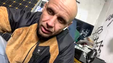 Snapshot of son_e_blacc chatting on 02-13-25, 04:17 Soni online show from 02-13-25, 04:17