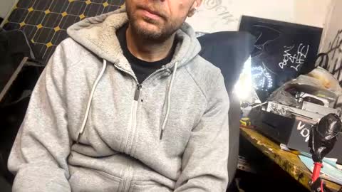 Snapshot of son_e_blacc chatting on 02-21-25, 05:02 Soni online show from 02-21-25, 05:02