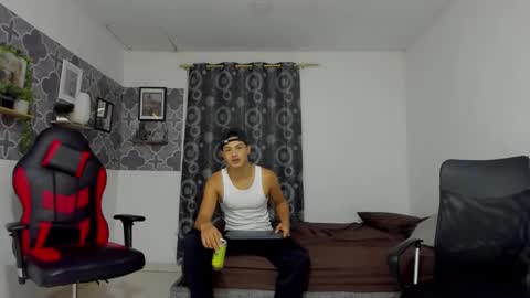 Snapshot of son_hades chatting on 10-20-25, 03:40 son_hades online show from 10-20-25, 03:40