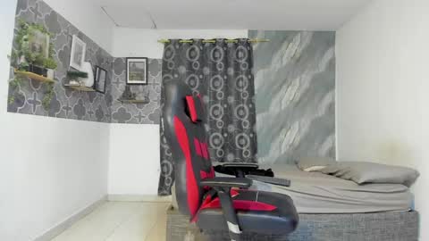 son_hades online show from 04-11-26, 04:39