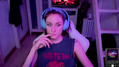 Snapshot of sonicsupergirl chatting on 10-08-25, 07:11 Rie online show from 10-08-25, 07:11