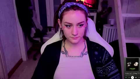 Snapshot of sonicsupergirl chatting on 10-16-25, 10:00 Rie online show from 10-16-25, 10:00