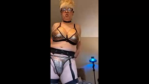 Silicone Sonja. online show from 06-08-26, 02:17