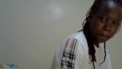 Snapshot of sonnia02 chatting on 03-19-26, 09:57 sonnia02 online show from 03-19-26, 09:57