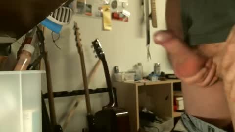 Snapshot of sonnyboy18 chatting on 12-12-24, 10:24 BruceWilly online show from 12-12-24, 10:24