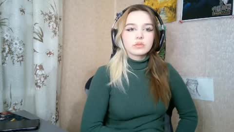 Mila online show from 04-19-26, 06:10