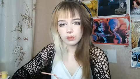 Mila online show from 05-25-26, 04:13