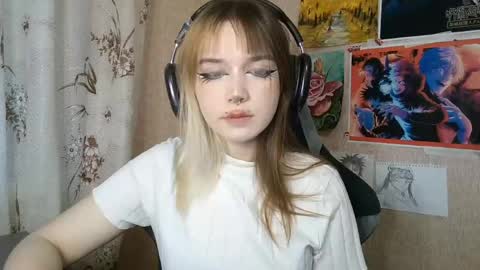 Mila online show from 05-28-26, 03:20