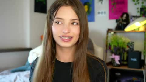 Snapshot of sonyaericsson chatting on 05-21-26, 11:06 Eva 3 online show from 05-21-26, 11:06
