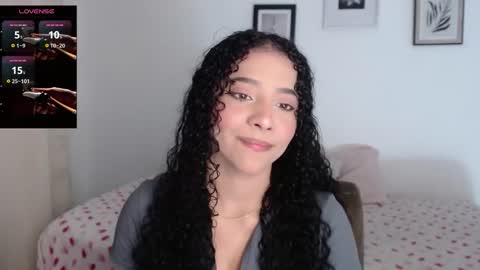 Snapshot of sophi_baby chatting on 10-29-25, 02:58 Sophi baby online show from 10-29-25, 02:58