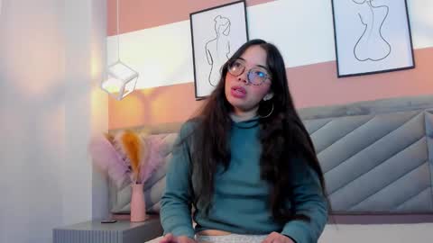 Snapshot of sophi_collins_ chatting on 03-17-26, 01:25 Sophi online show from 03-17-26, 01:25