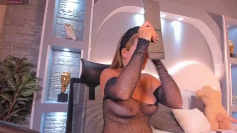 sophi_cooper29 online show from 06-05-26, 08:36