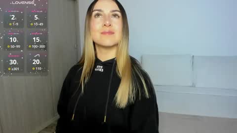 Snapshot of sophi_moreno chatting on 04-23-26, 12:45 Sofi online show from 04-23-26, 12:45
