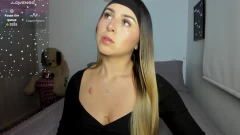 Snapshot of sophi_moreno chatting on 05-21-26, 02:40 Sofi online show from 05-21-26, 02:40