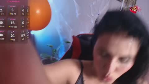 Snapshot of sophi_tay chatting on 10-15-25, 05:35 Sophi Tay online show from 10-15-25, 05:35