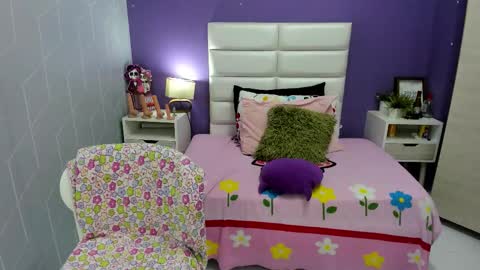 Sophia online show from 11-15-25, 03:52