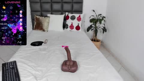 Snapshot of sophia_clark1 chatting on 12-02-24, 10:45 SOPHIA CLARK1 online show from 12-02-24, 10:45