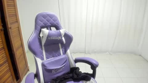 Sara Sophia online show from 11-17-25, 02:17