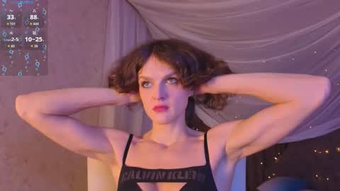 Sophia online show from 11-23-25, 01:38