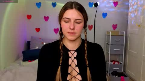 Snapshot of sophia_euphoria chatting on 02-05-26, 08:41 Sophia online show from 02-05-26, 08:41