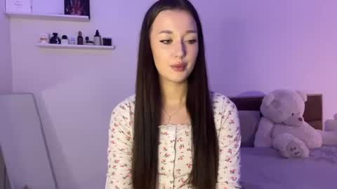 Snapshot of sophia_laine chatting on 06-21-26, 04:31 Sophia online show from 06-21-26, 04:31