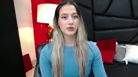 Snapshot of sophia_loreenn chatting on 12-27-24, 03:59 Sofia online show from 12-27-24, 03:59