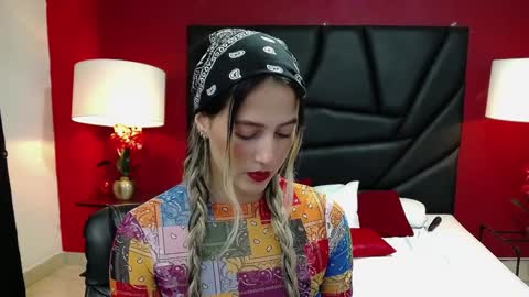 Snapshot of sophia_loreenn chatting on 12-30-24, 03:24 Sofia online show from 12-30-24, 03:24