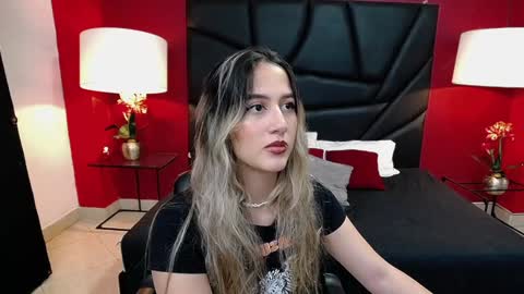 Snapshot of sophia_loreenn chatting on 01-11-25, 12:50 Sofia online show from 01-11-25, 12:50