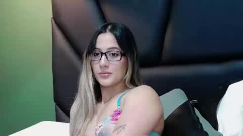 Snapshot of sophia_loreenn chatting on 01-27-25, 02:35 Sofia online show from 01-27-25, 02:35