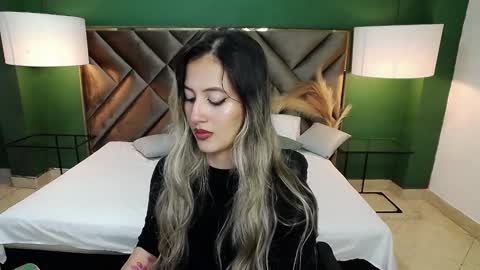 Snapshot of sophia_loreenn chatting on 02-05-25, 02:16 Sofia online show from 02-05-25, 02:16